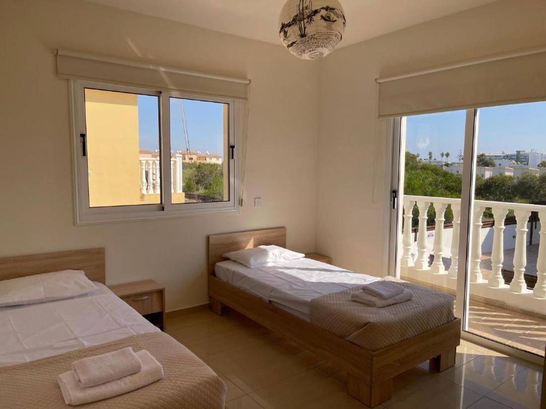 Vilă Rugiada With Pool And Sea View Located On The Front Of Nissi Beach