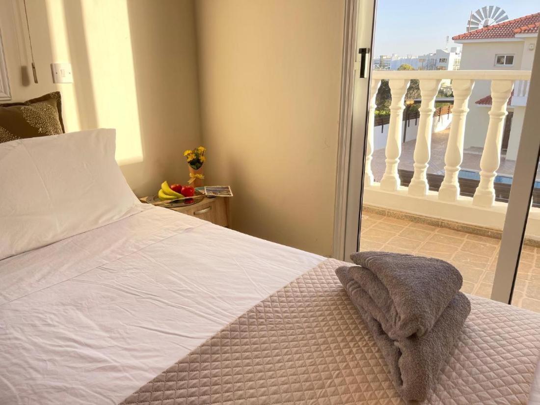Vilă Rugiada With Pool And Sea View Located On The Front Of Nissi Beach